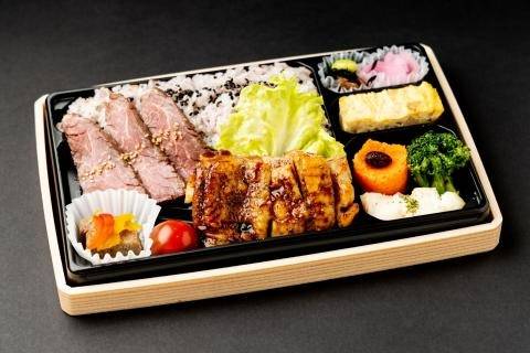 【十六穀米のボリューム弁当】④厳選牛塩麹仕込みと甘辛特製ダレの鶏香味焼き