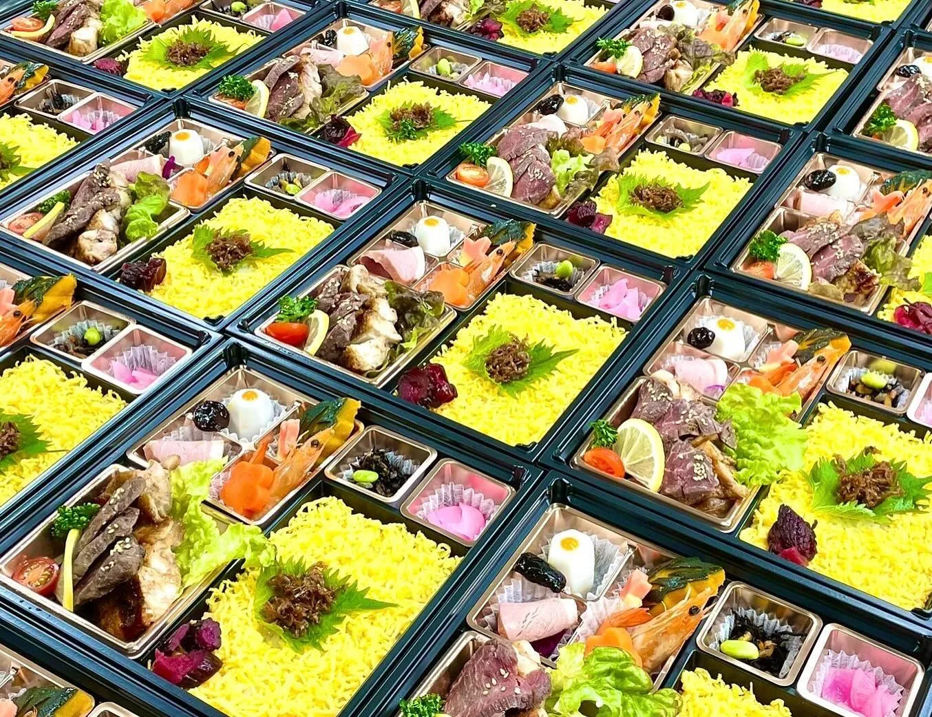 彩り豊かな副菜を添えた「おもてなし」にピッタリなお弁当🍱